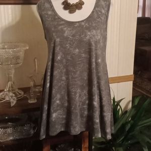LulaRoe pretty green and grey swing top with side slits.